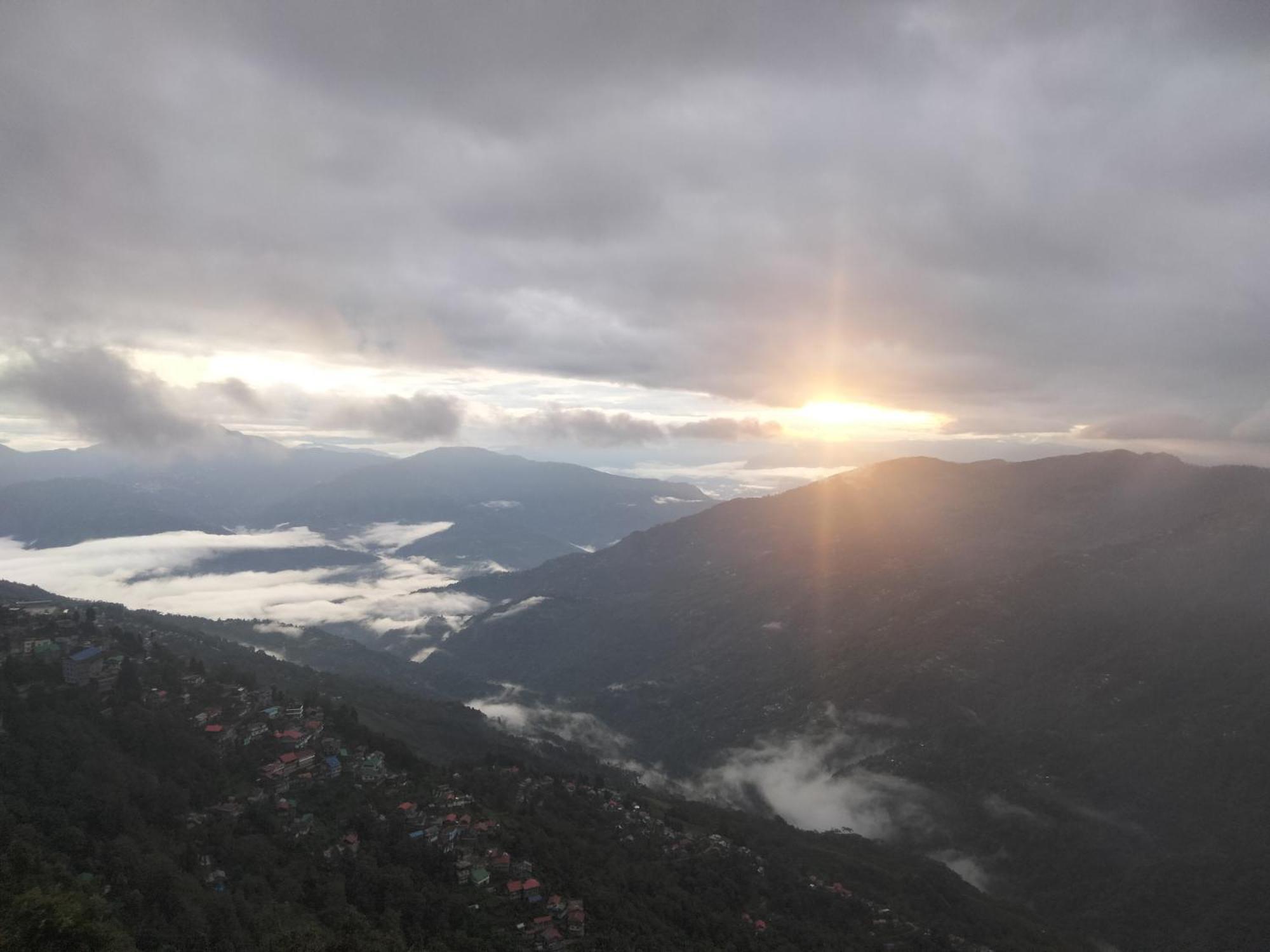 Sunrise Homestay Darjeeling  Exteriör bild